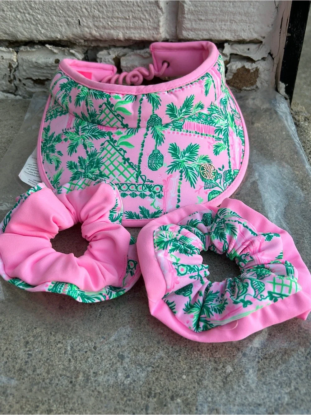 Lilly Pulitzer Pink and Green Palm-Print Visor with Matching Scrunchies Golf